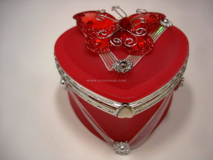 red gift box - Click Image to Close